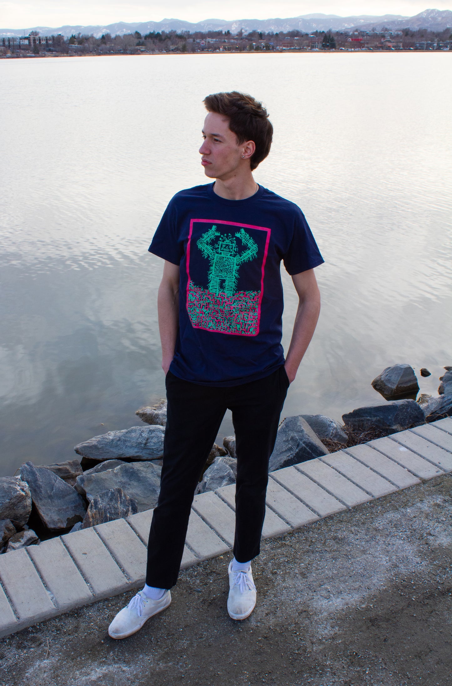 ROBOT RETRO TEE
